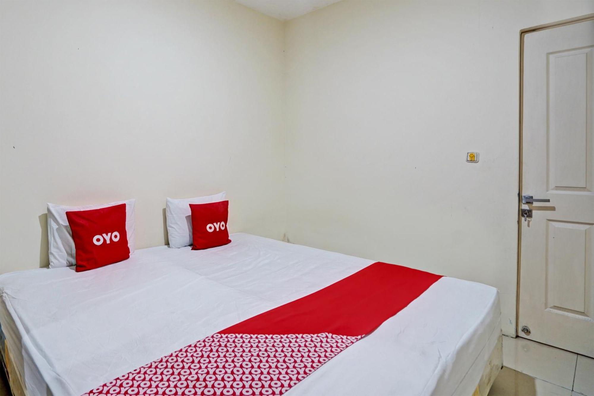 Oyo 93112 Garden Homestay 3 Merlion Сурабая Экстерьер фото